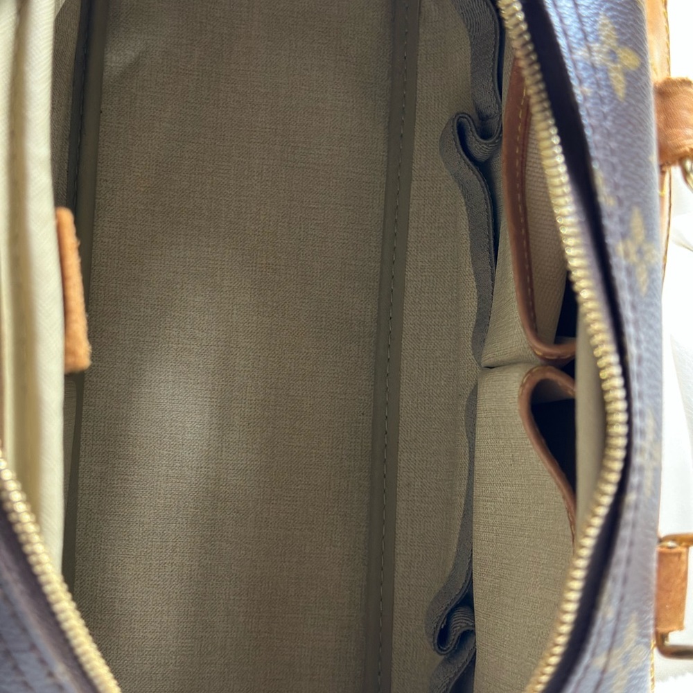 Louis Vuitton Deauville Monogram Handbag - Picture 13 of 16